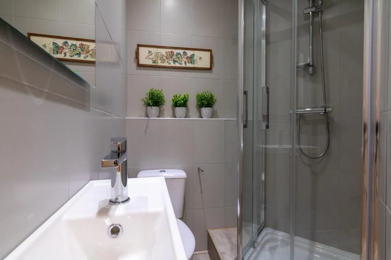 Bilbao Plaza Campuzano de Bilbao Suites, elegante y céntrico 0*,  España